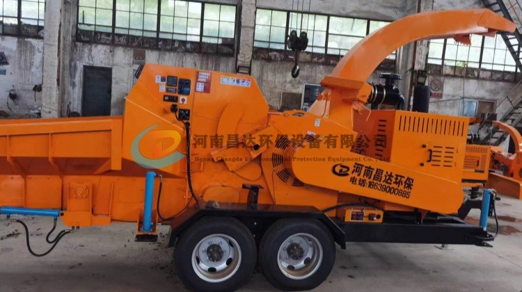 1703210157627628.jpg 內蒙古客戶訂購hc-6175大型移動檸條粉碎機2.jpg