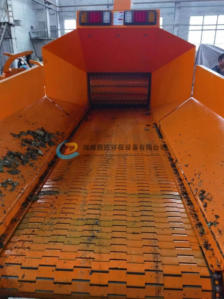 1703210169527088.jpg 內蒙古客戶訂購hc-6175大型移動檸條粉碎機3.jpg