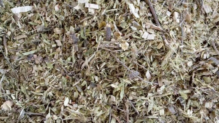 1703210350431778.jpg 內蒙古客戶訂購hc-6175大型移動檸條粉碎機4.jpg